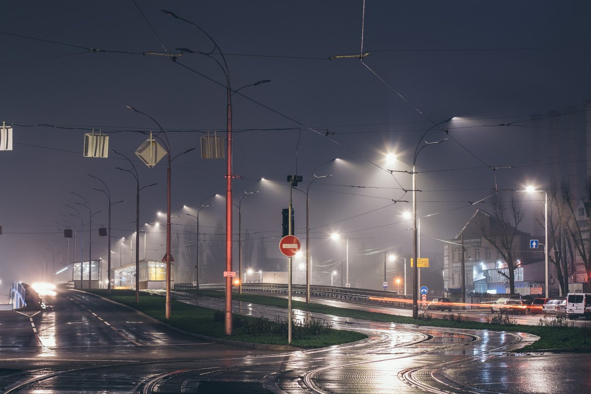 Вид на мост над проспектом Любомира Гузара и одноименную трамвайную станцию Вид на мост над проспектом Любомира Гузара и одноименную трамвайную станцию
