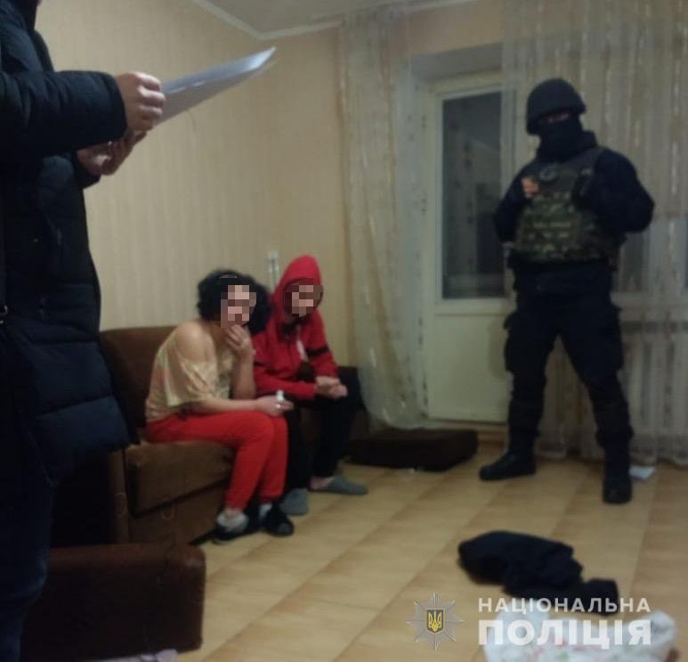 Полицейские раскрыли схему по торговле людьми