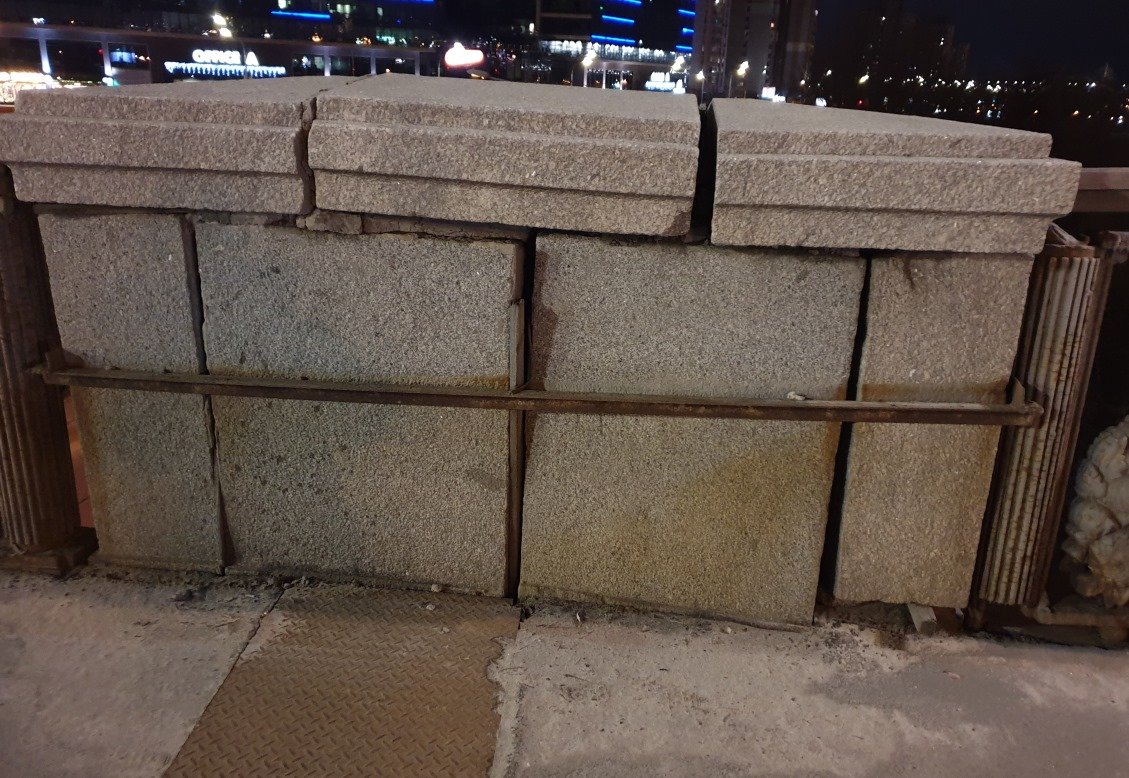 Из-за невозможности провести реконструкцию, приходится заниматься таким "колхозным" ремонтом