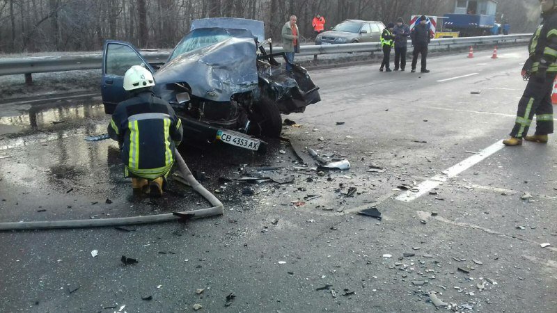 15 января на улице Братиславской столкнулись Ford Sierra и Mitsubishi Pajero 15 января на улице Братиславской столкнулись Ford Sierra и Mitsubishi Pajero