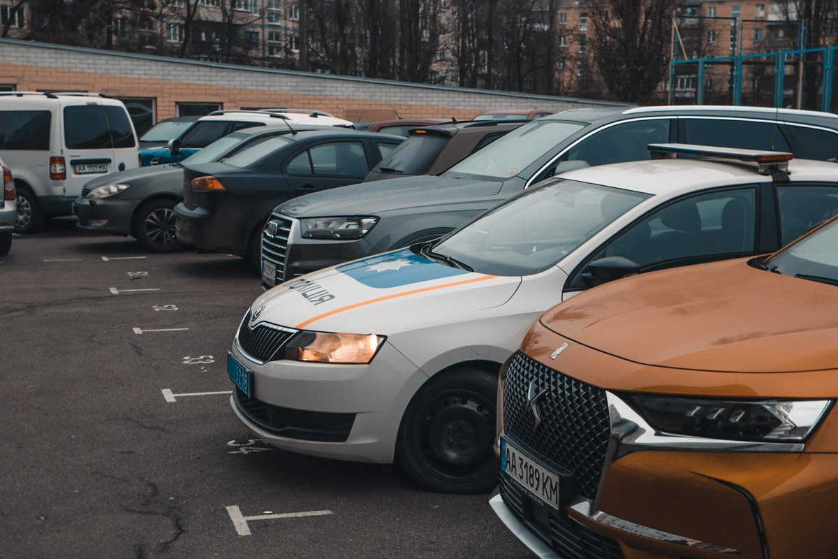 На месте работали правоохранители. Подробности случившегося выясняются.