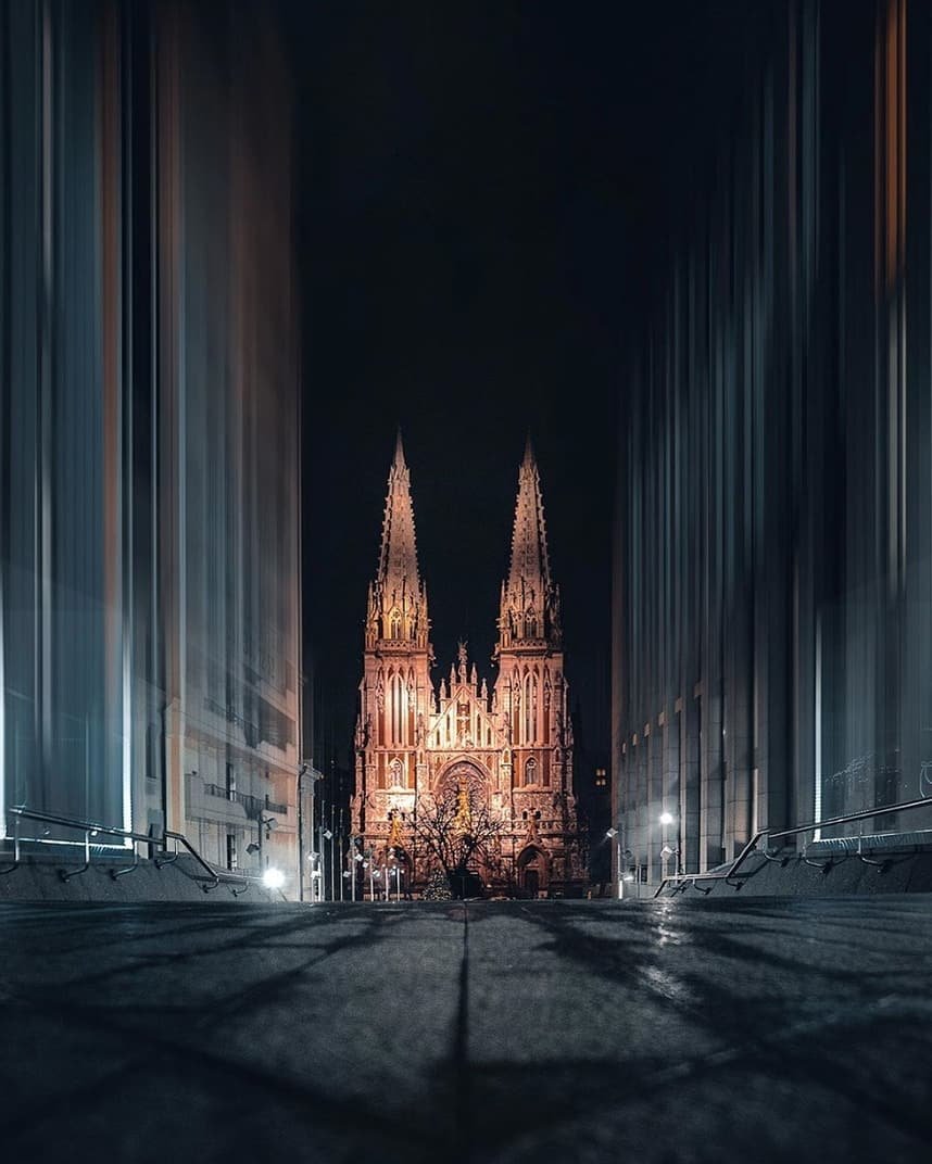 В конце концов, какая разница - есть снег или нет, если Киев дарит такие фотографии? Фото - @_andrew_martynenko_