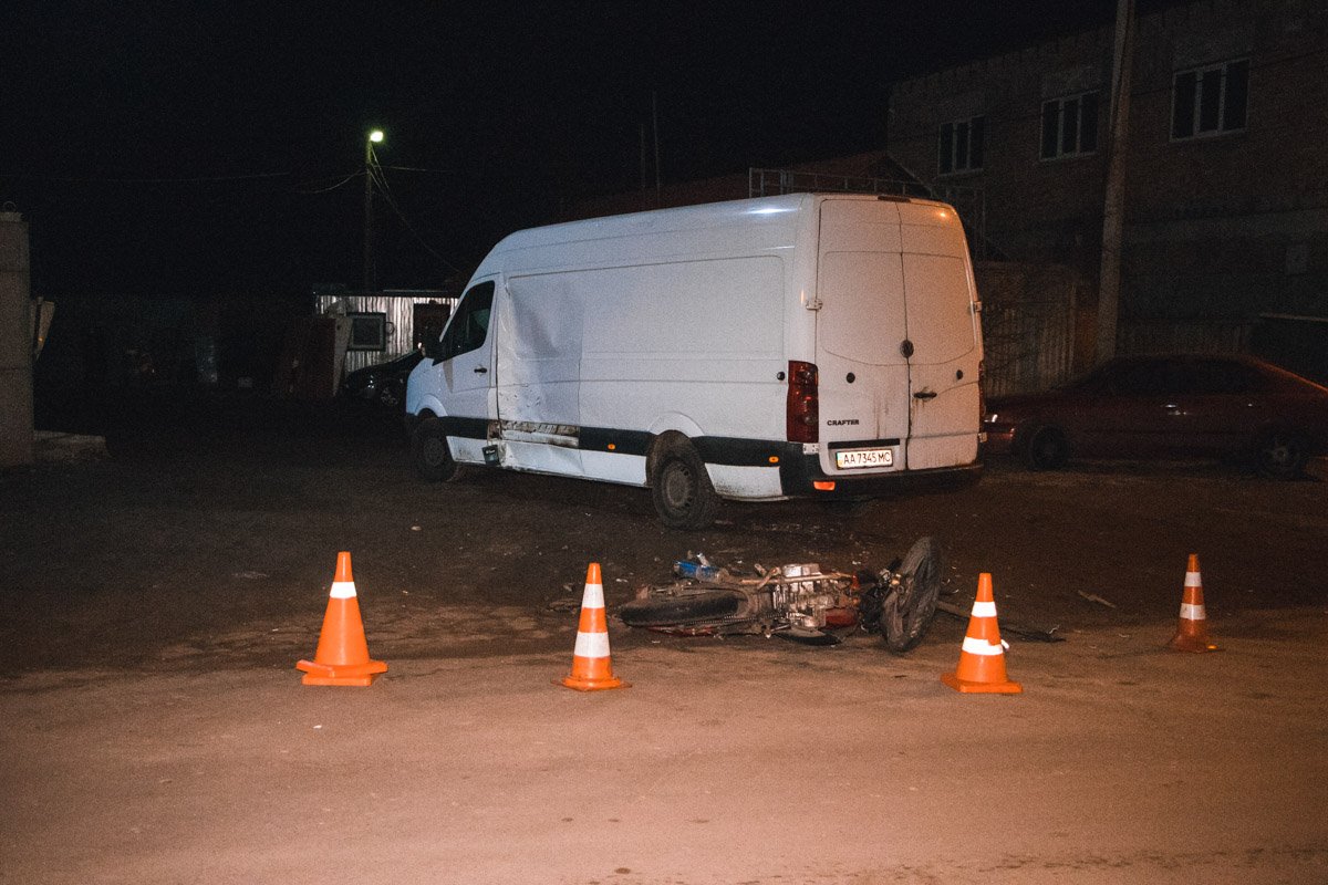 Под Киевом в аварии пострадал несовершеннолетний Под Киевом в аварии пострадал несовершеннолетний