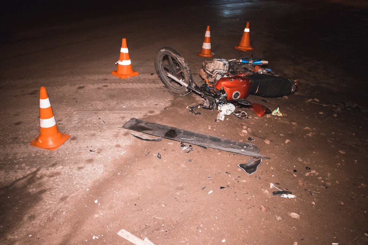 19-летний пилот и 17-летний пассажир получили травмы 19-летний пилот и 17-летний пассажир получили травмы