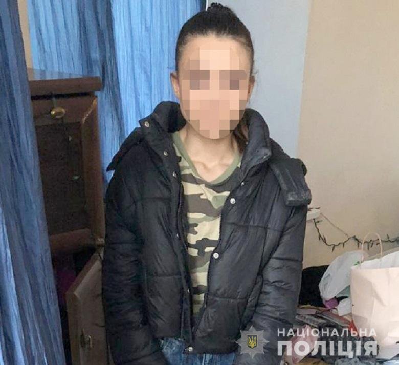 В Киеве 19-летняя студентка продавала наркотики 