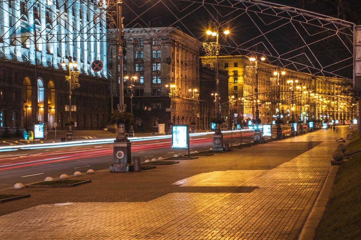 Без людей можно осмотреться по сторонам