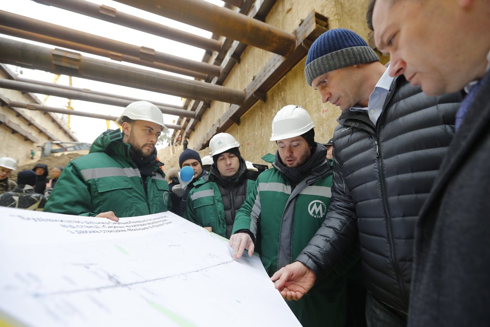 Виталий Кличко посетил с проверкой строительство метро на Виноградарь