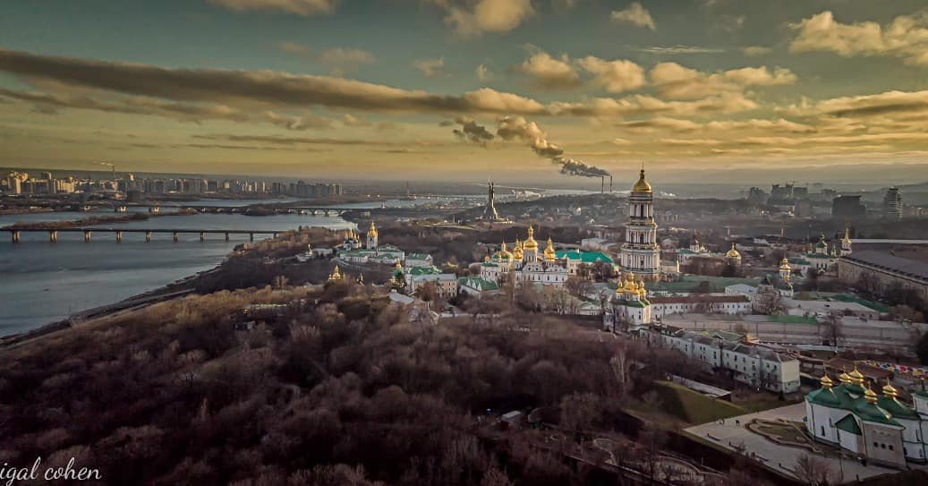 Киево-Печерская лавра хороша и сама по себе. Но с таким небом, как на фото @igal_cohenn она становится еще краше