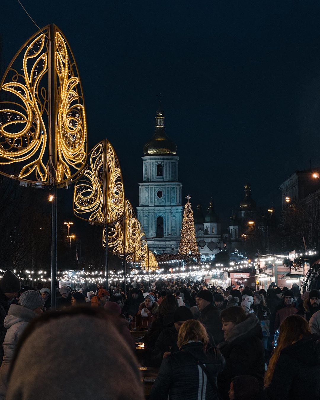 Пусть новогодние праздники уже закончились, @zhukevych успел сохранить атмосферу праздника на Софии