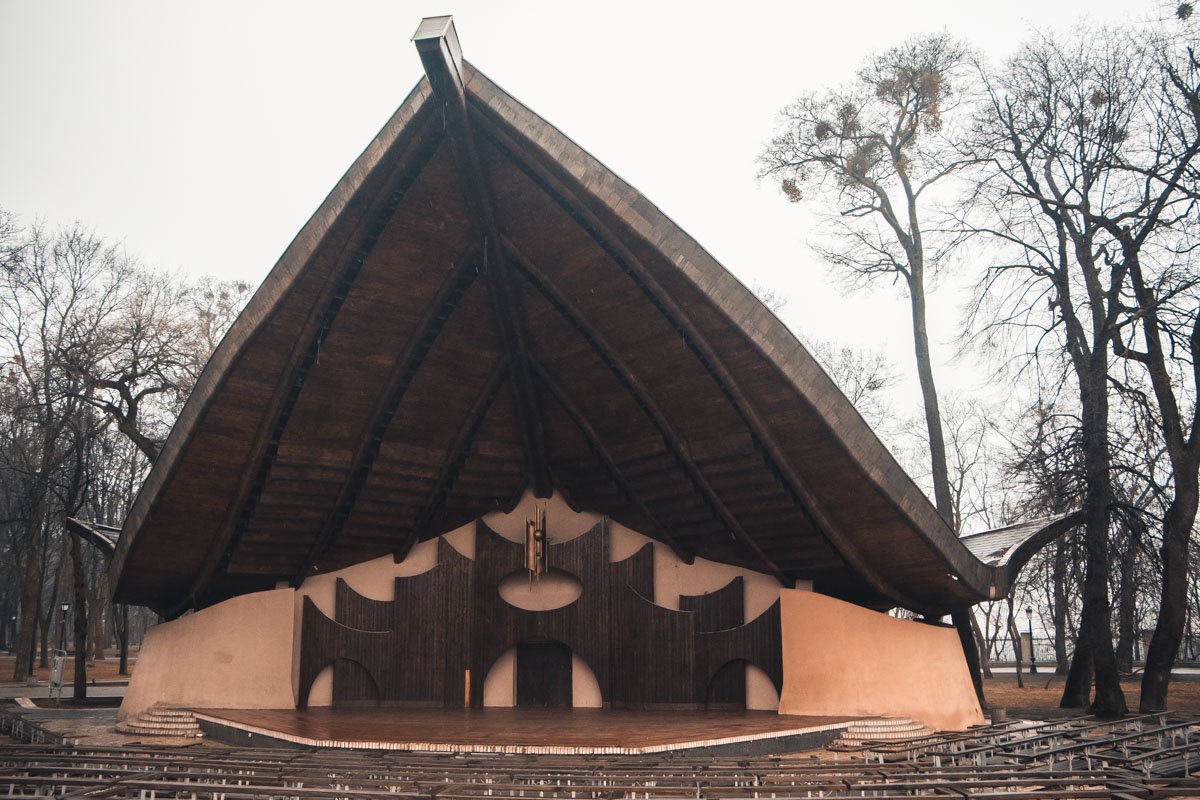  Знаменитую "Ракушку" покрасили в розовый цвет 
