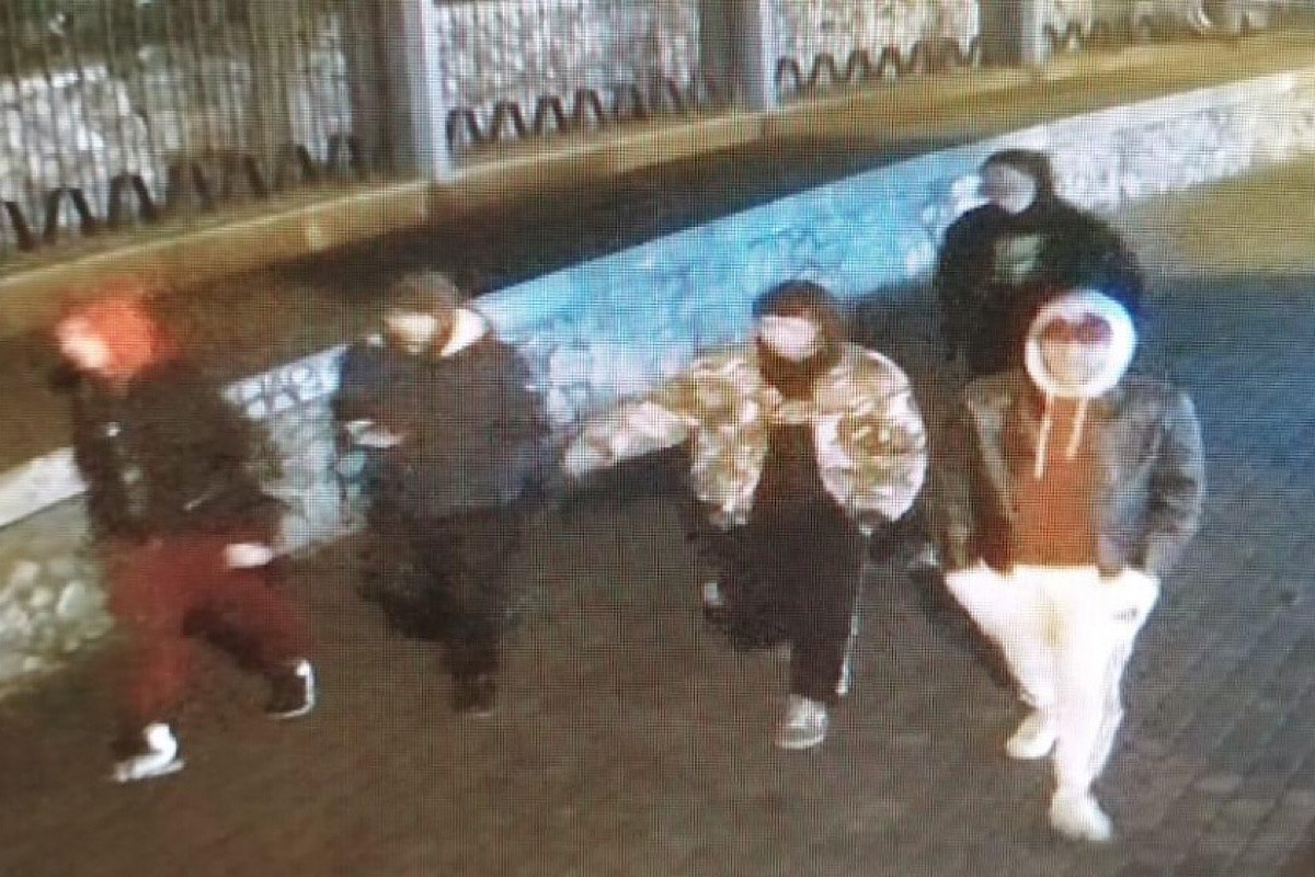 Вандализм на Алее Художников: появилось видео, где хулиганы повредили LED подсветку 2