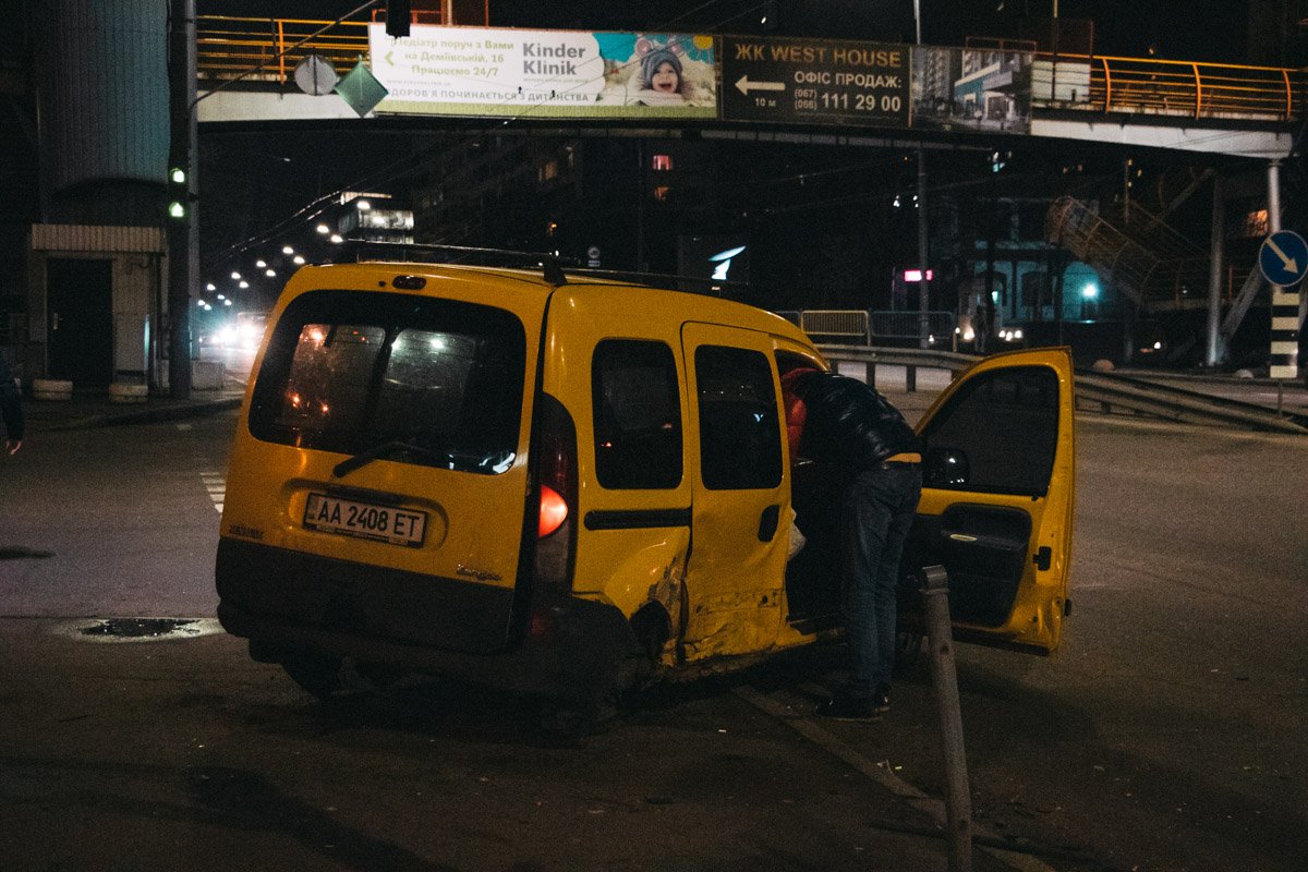В Голосеевском районе Киева на перекрестке проспекта Валерия Лобановского и улицы Демеевской произошло ДТП