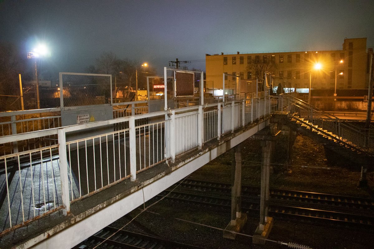 В ночь на 1 февраля в Киеве на железнодорожной станции "Киев-Волынский" мужчина напал на прохожую женщину