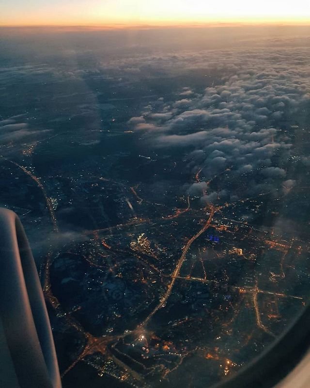 Пролетая над любимым городом. Момент засняла @viktoria_kovalchuk Пролетая над любимым городом. Момент засняла @viktoria_kovalchuk