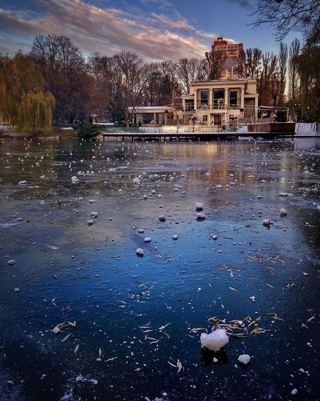 Другая сторона зимнего ВДНГ от @ayaryba Другая сторона зимнего ВДНГ от @ayaryba