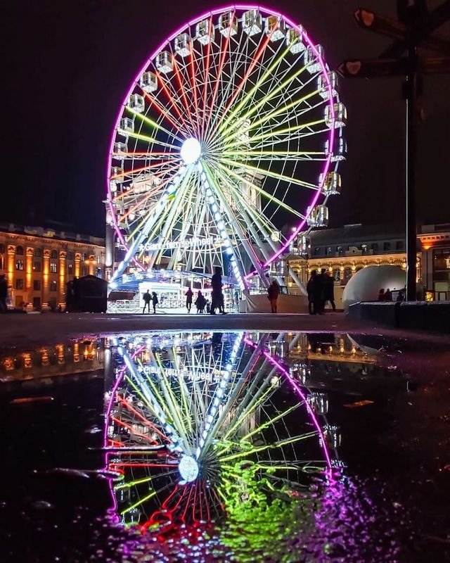 Киев в огнях и отражениях луж. Автор: @andy_kosyk Киев в огнях и отражениях луж. Автор: @andy_kosyk