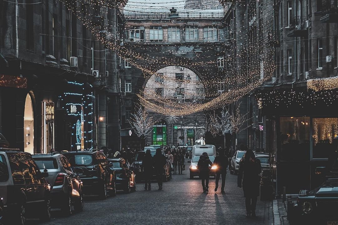 Еще немного праздничного настроения перед последним днем зимы. Фото от @d.pidhrushnyi Еще немного праздничного настроения перед последним днем зимы. Фото от @d.pidhrushnyi