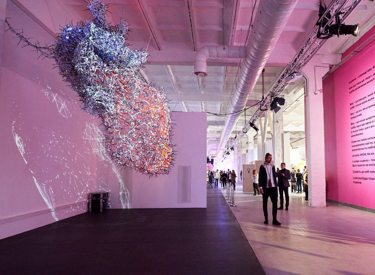 В честь Дня всех влюбленных выставка Ukraine WOW преобразится