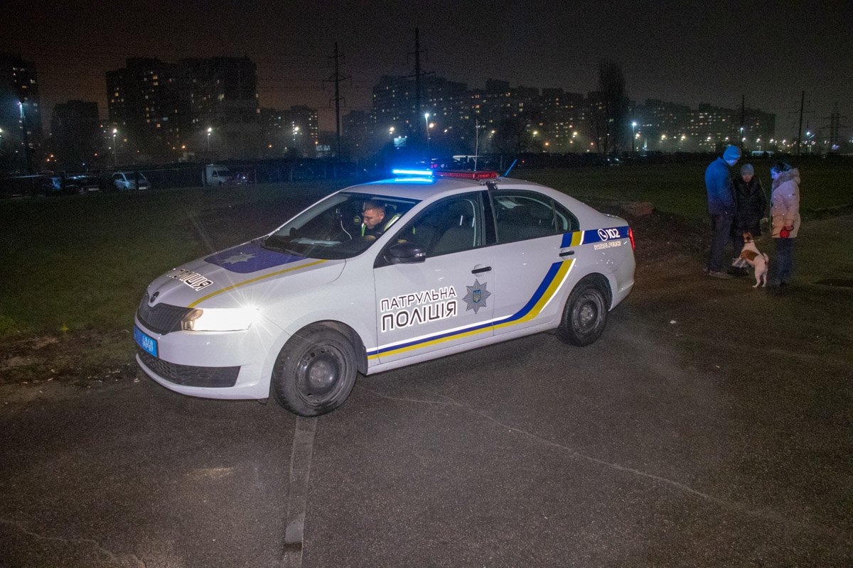 На месте работала патрульная полиция и медики