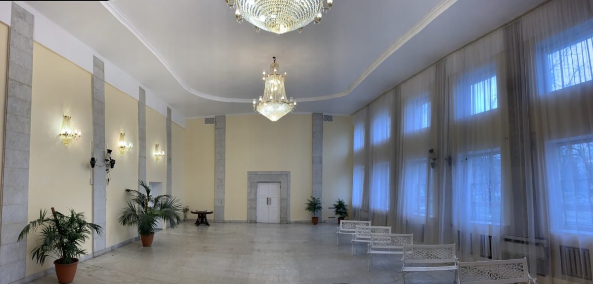 Впрочем, этот зал может выглядеть и так