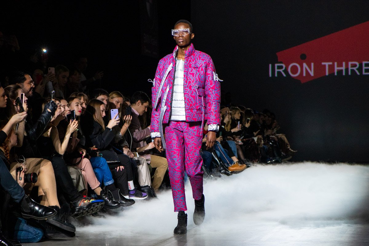 IRON THREAD призывает выйти за рамки, стать тем, кто разбавит серость в глазах каждого