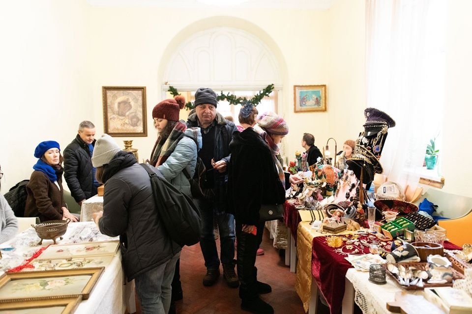 Ретро-красота на ретро-маркете для всех любителей всего необычного, "с привкусом времени" 