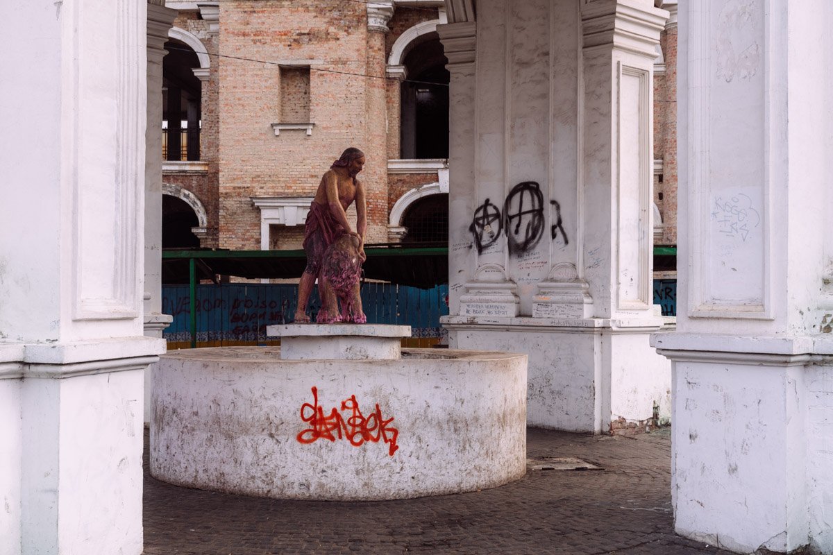 И он находится в ужасном состоянии И он находится в ужасном состоянии