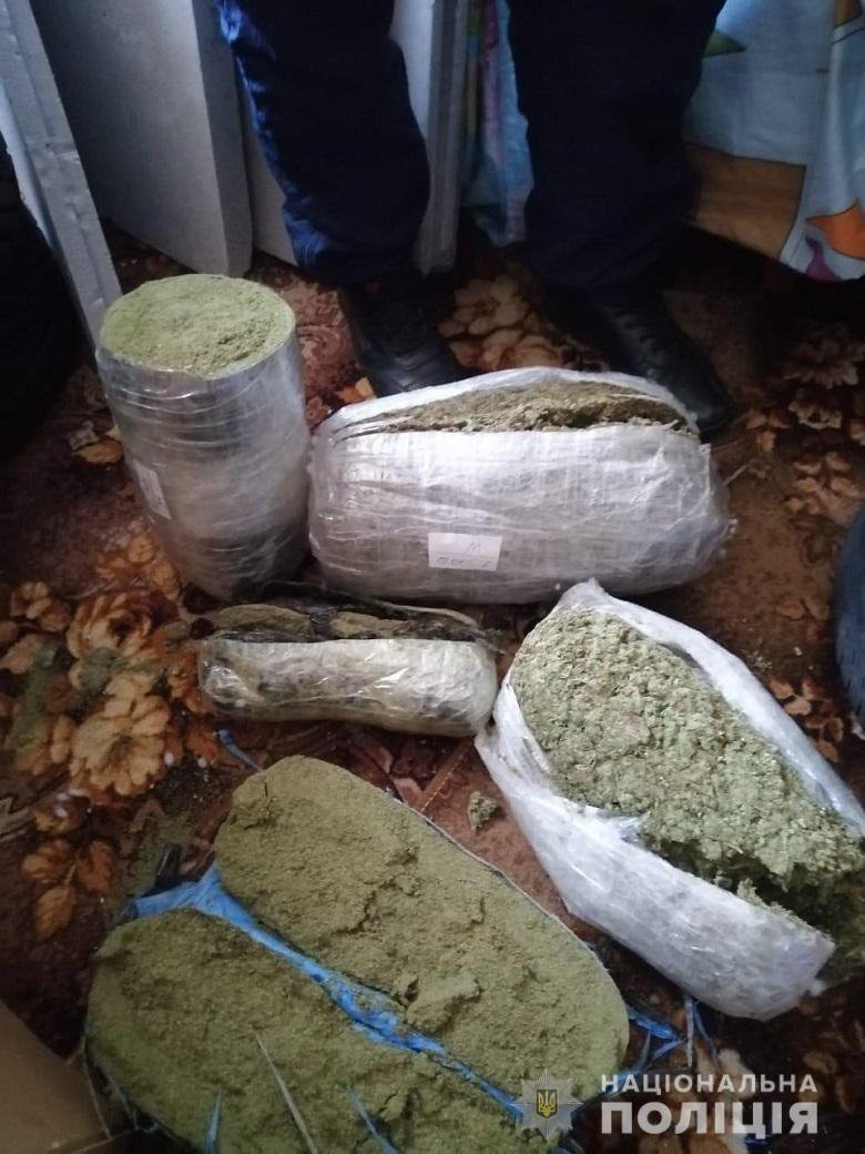 По ценам «черного рынка» стоимость изъятого составляет почти 2 миллиона гривен По ценам «черного рынка» стоимость изъятого составляет почти 2 миллиона гривен