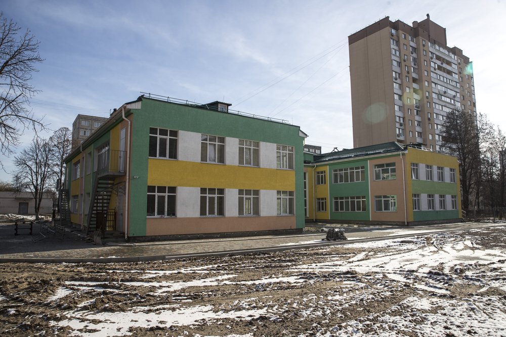 В данный момент подобные работы проводят по всему городу
