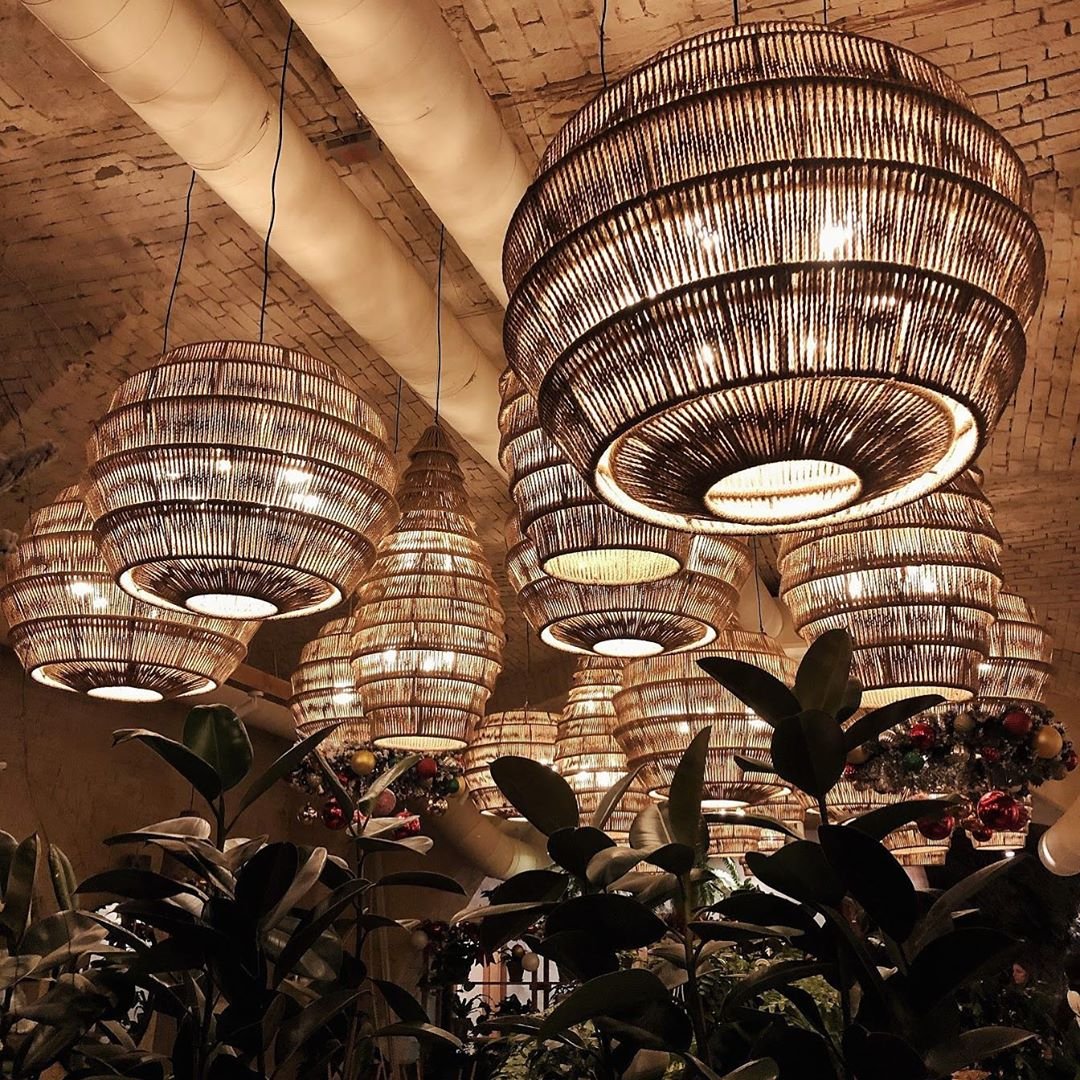 Декор в ресторанах Tarantino Family также на уровне