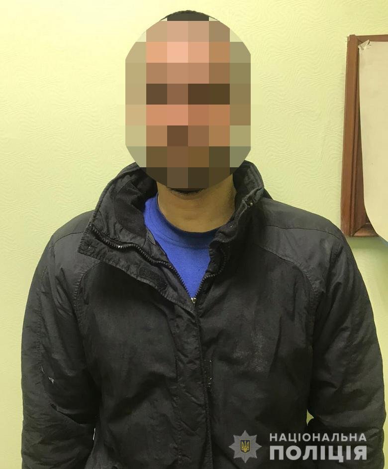 Мужчина напал с ножом на человека, который отказался с ним выпить