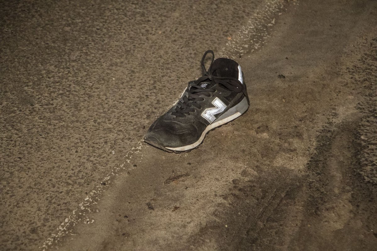 Как сообщила пресс-служба полиции Киевской области, погибшему было 28 лет, а пострадавшему - 31 год