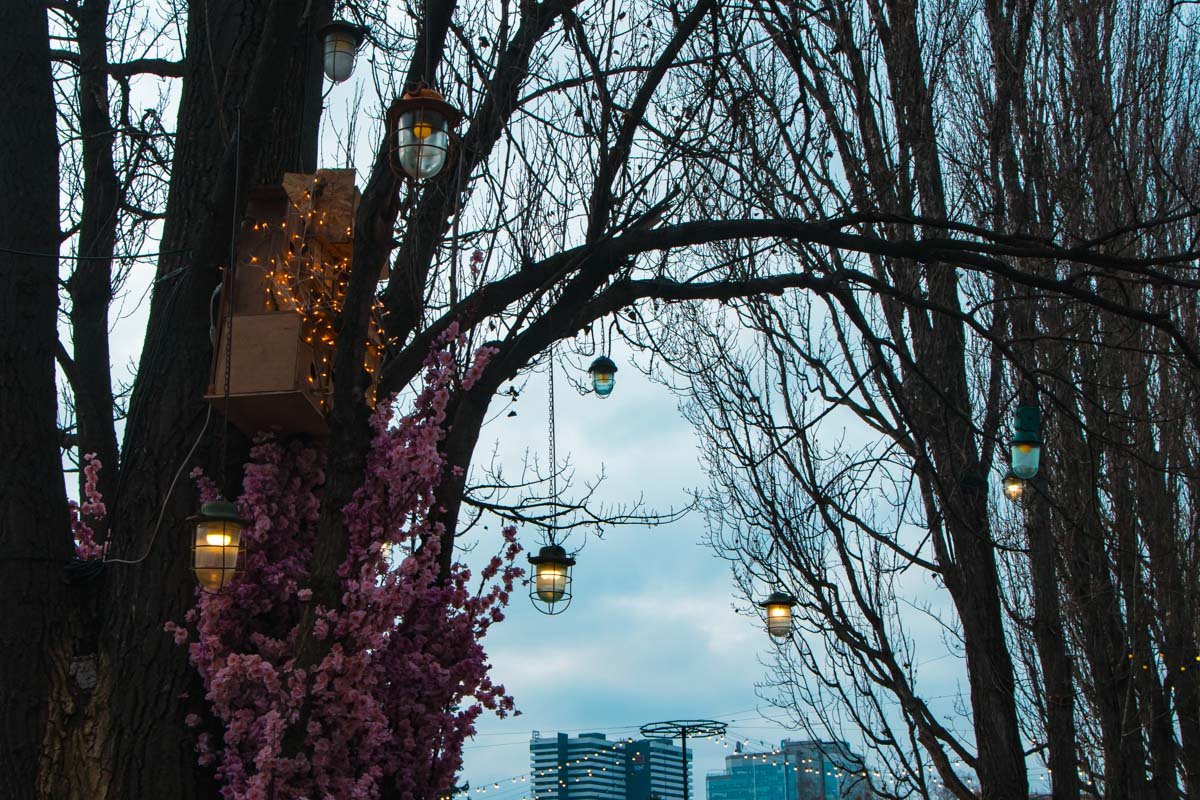 Атмосфера на барахолке традиционно завораживает Атмосфера на барахолке традиционно завораживает