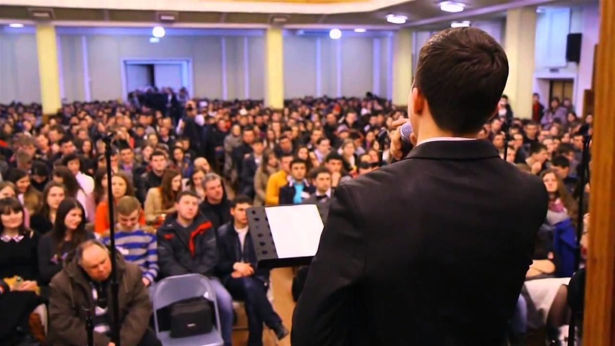 На молодежной конференции Young выступят успешные молодые люди На молодежной конференции Young выступят успешные молодые люди