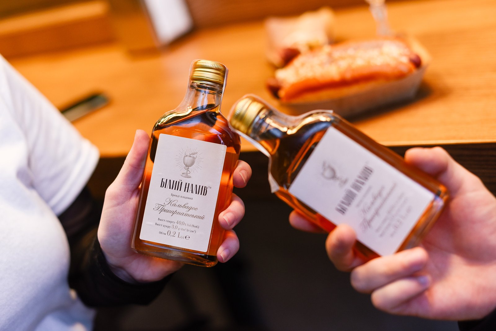 В Киеве на КПИ "Белый налив" будет угощать хот-догами и сидром в честь открытия В Киеве на КПИ "Белый налив" будет угощать хот-догами и сидром в честь открытия