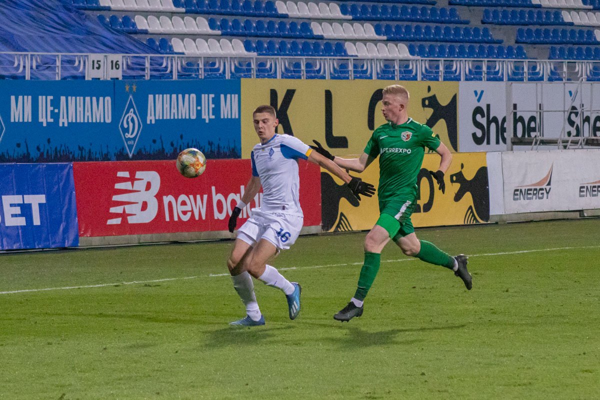 Виталий Миколенко традиционно сыграл сильно на левом фланге защиты