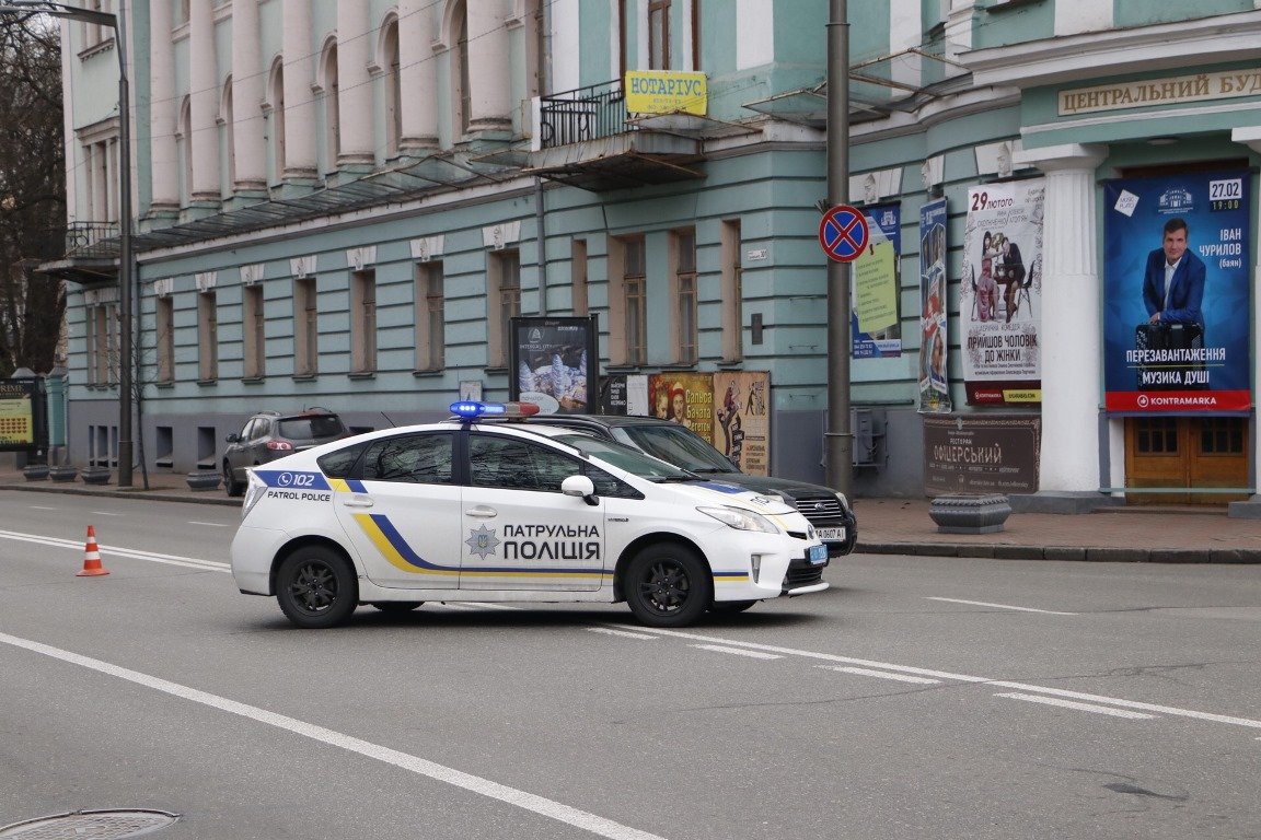 23 февраля в Киеве на улице Михаила Грушевского, возле Дома офицеров произошло ДТП 23 февраля в Киеве на улице Михаила Грушевского, возле Дома офицеров произошло ДТП