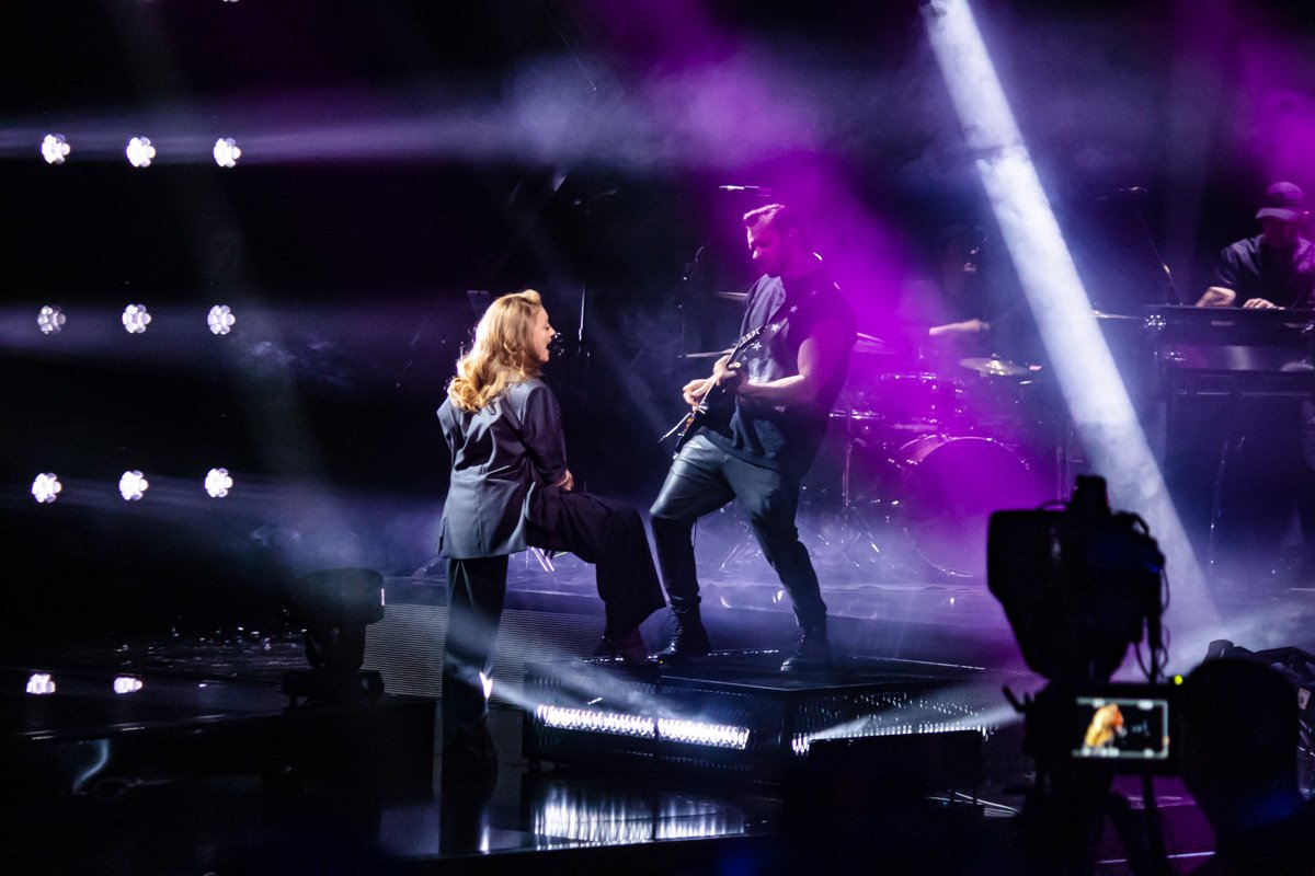 Тина Кароль поразила танцами 