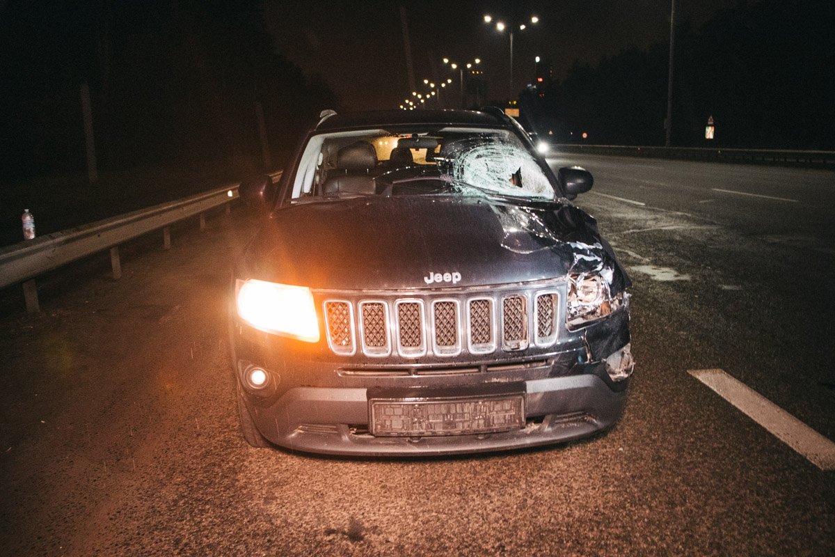 Автомобиль Jeep сбил мужчину