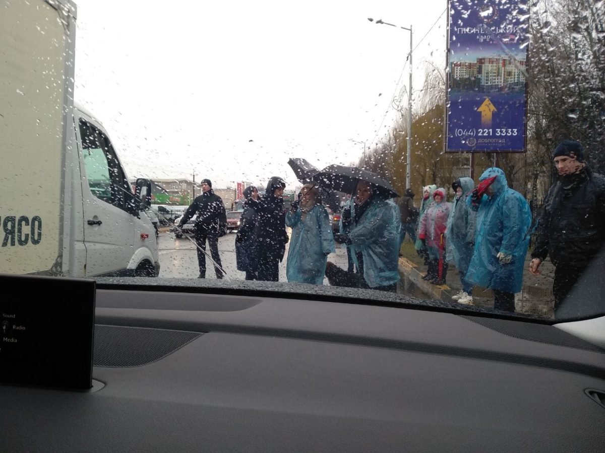 Если вы собирались ехать в Киев или из Киева именно по этой трассе - лучше подумайте снова Если вы собирались ехать в Киев или из Киева именно по этой трассе - лучше подумайте снова