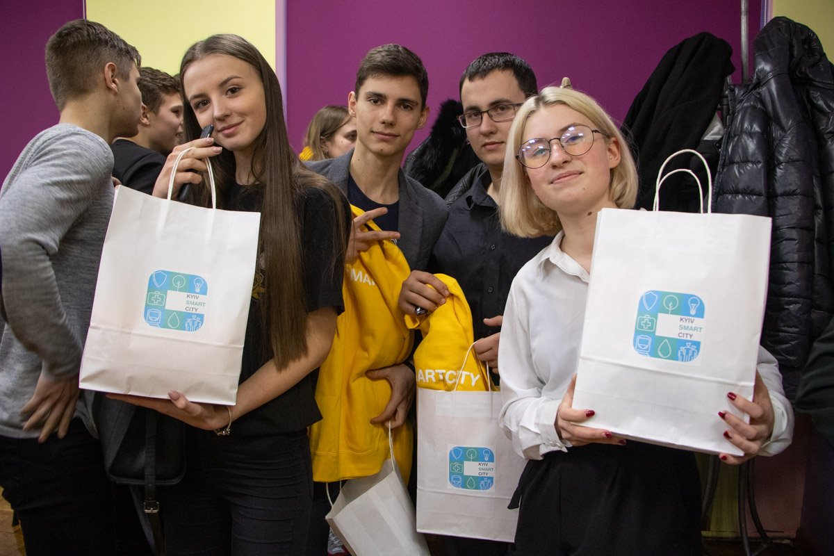 Победителей квеста наградили призами 