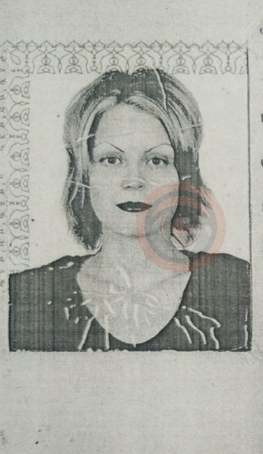 Девочка может находится со своей биологической матерью