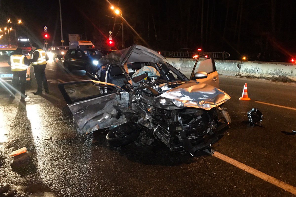 В результате аварии погибли двое мужчин В результате аварии погибли двое мужчин