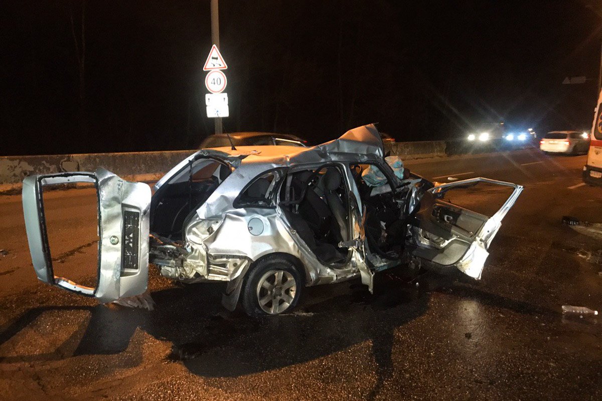 Пассажира Skoda выбросило из салона автомобиля Пассажира Skoda выбросило из салона автомобиля