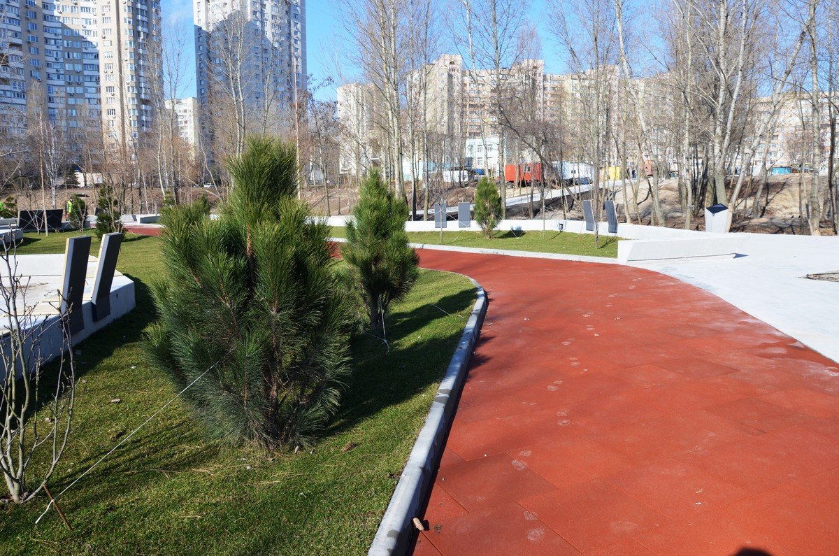 Жители Дарницкого района смогут отдыхать в парке уже в мае