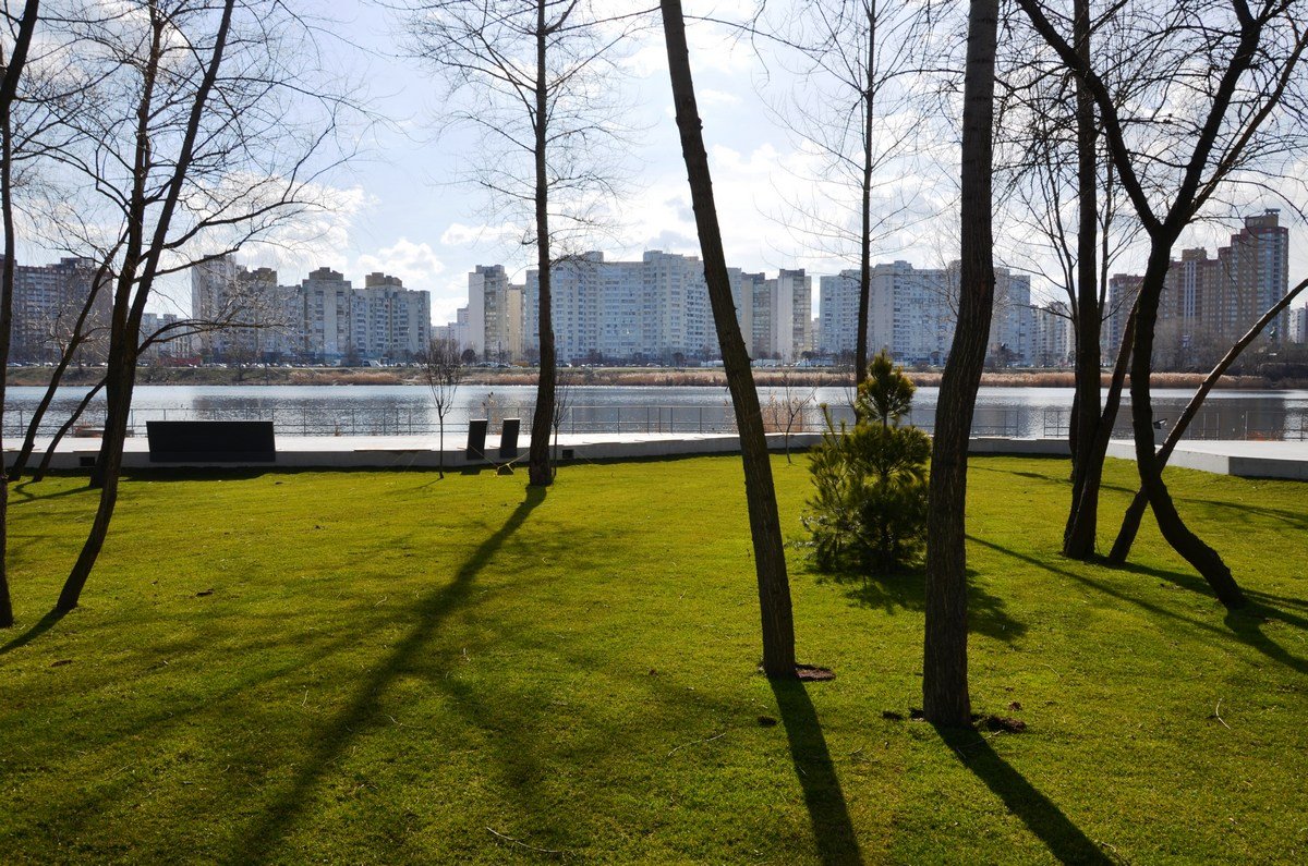 Ждем мая, когда можно будет прогуляться по парку