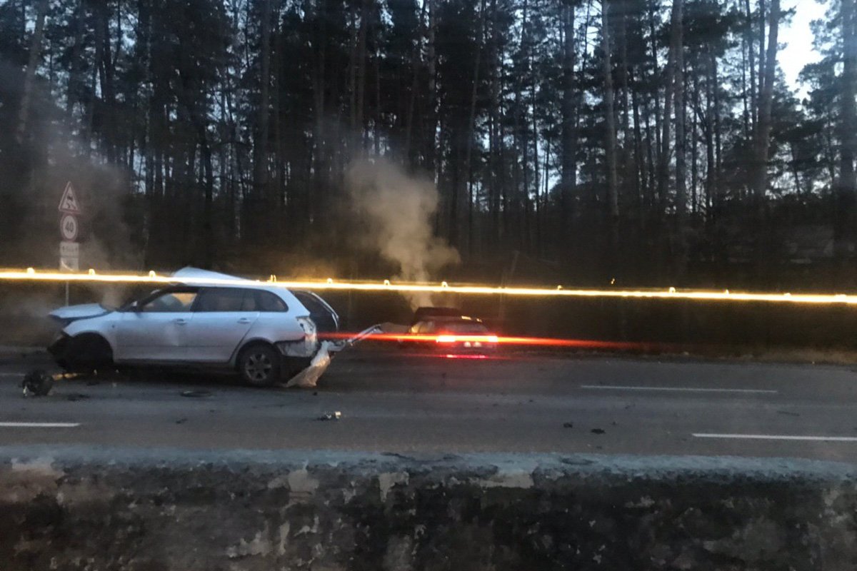 Предварительно, столкнулись автомобили Audi и Skoda