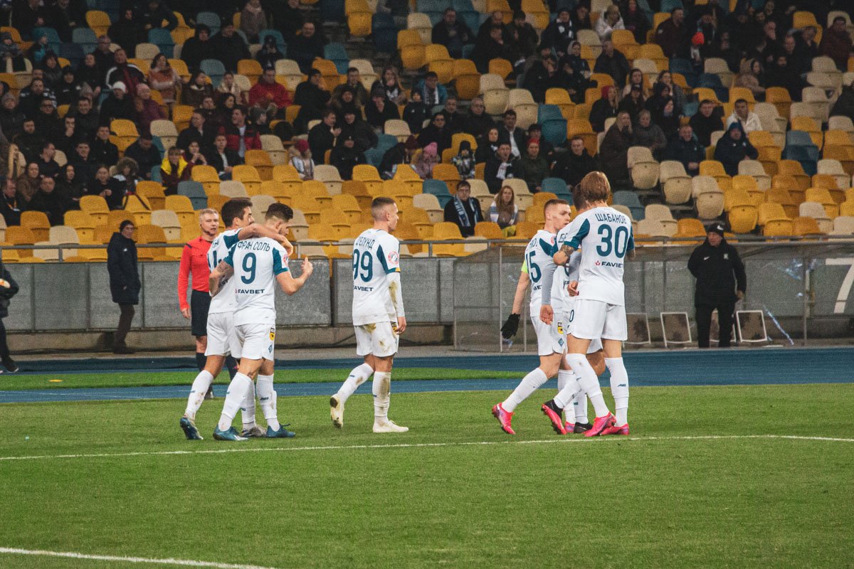 Под конец первого тайма Фран Соль открыл счет в матче Под конец первого тайма Фран Соль открыл счет в матче