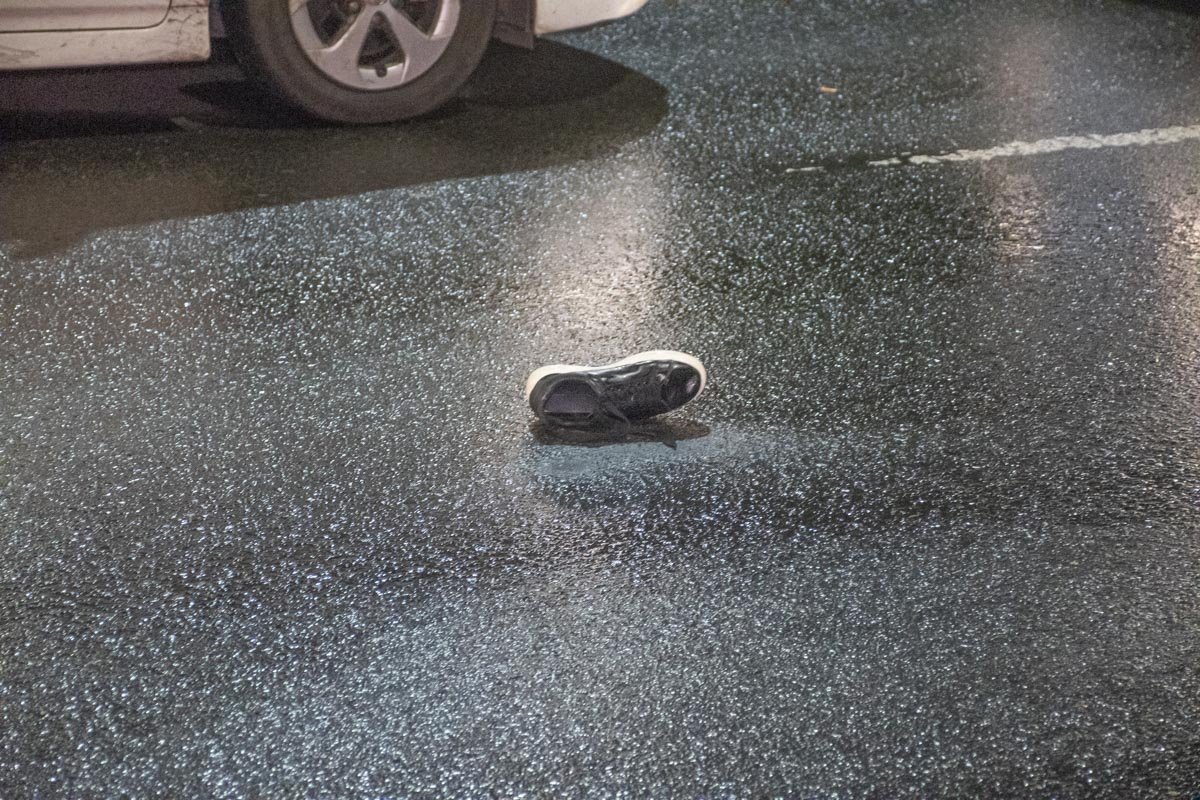 На вид парню было около 25 лет 