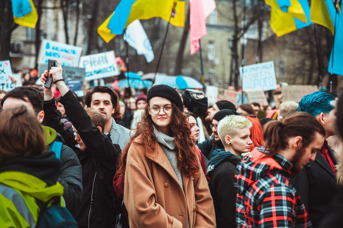 Пусть девушки не обижаются, но они правда стали настоящим украшением 8 марта
